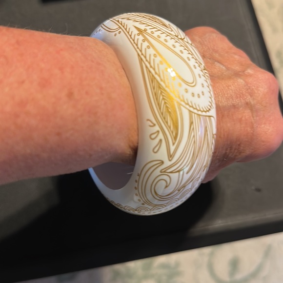 Bracelet Flask - Picture 2 of 5